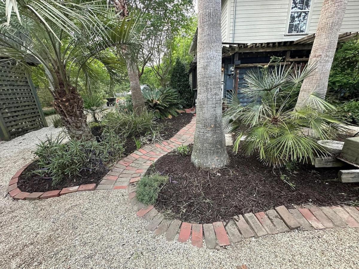 Bare Feet Bungalow -Close To Beach & Dog Friendly Гълфпорт Екстериор снимка