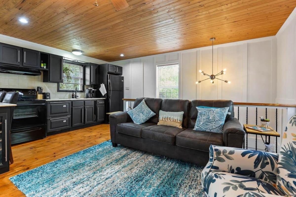 Bare Feet Bungalow -Close To Beach & Dog Friendly Гълфпорт Екстериор снимка